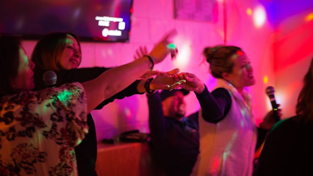 Kegiatan di bawah 50 Ribu Buat Isi Akhir Pekan Bareng Teman-teman - karaoke