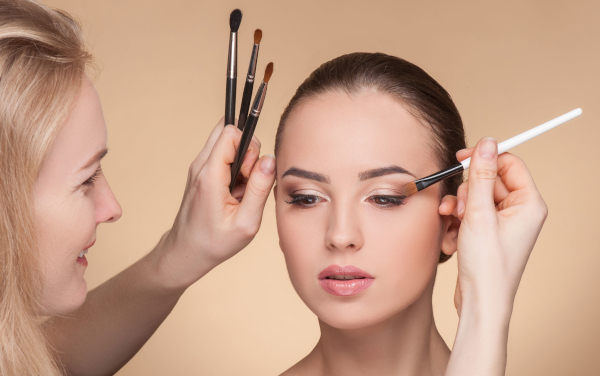 tips makeup membuat rahang