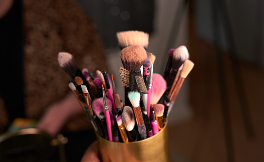 Tips Menyimpan Alat Makeup