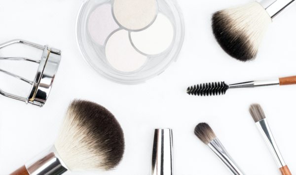 Pentingnya Menjaga Kebersihan Alat Make Up