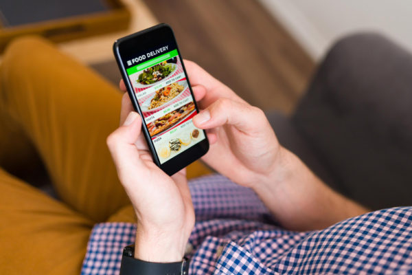 Diet Digital: Bagaimana Teknologi Mempengaruhi Pola Makan Kita