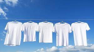 Mencuci Pakaian Berwarna Putih